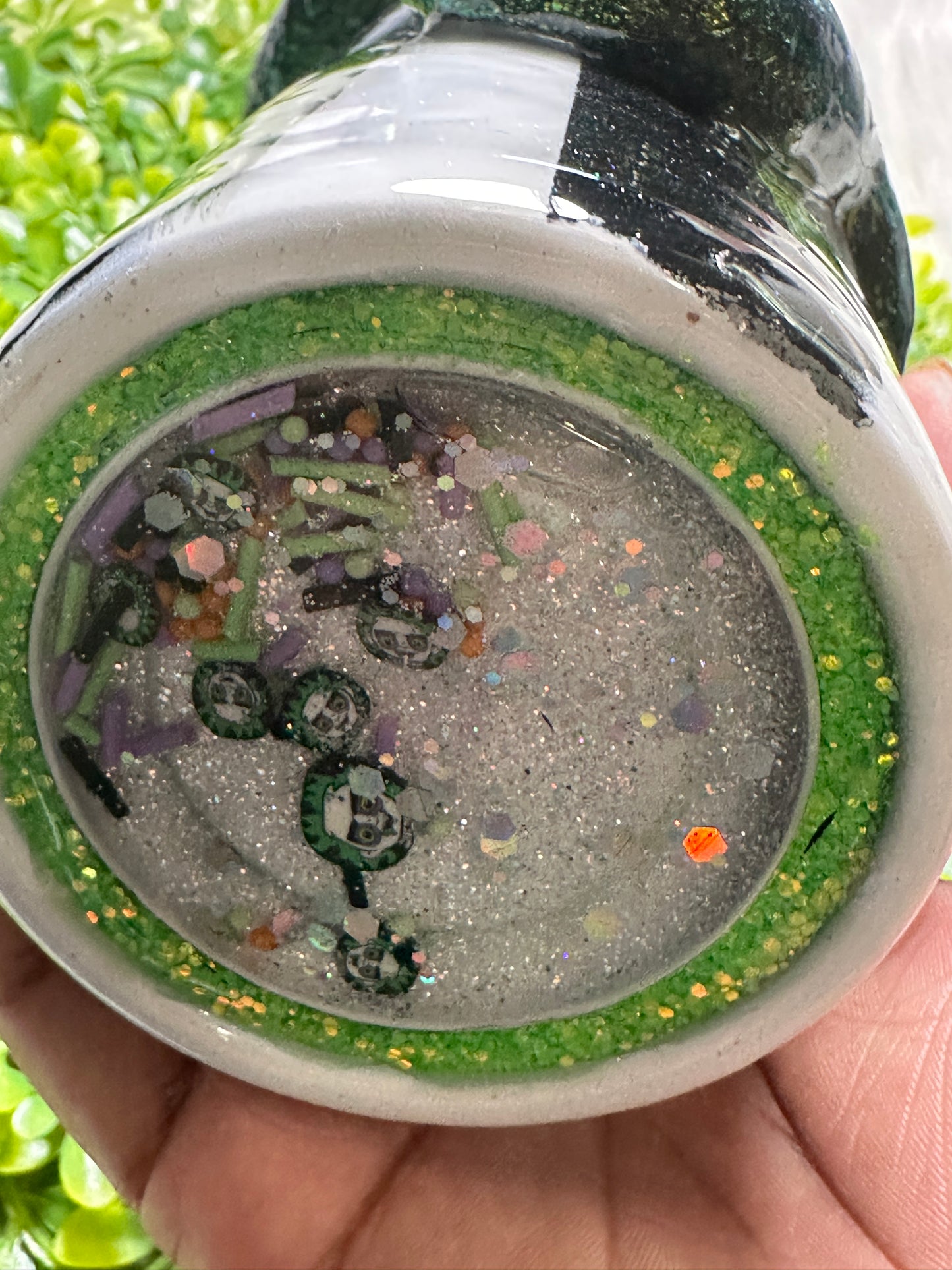 15. 32oz snowglobe bottom